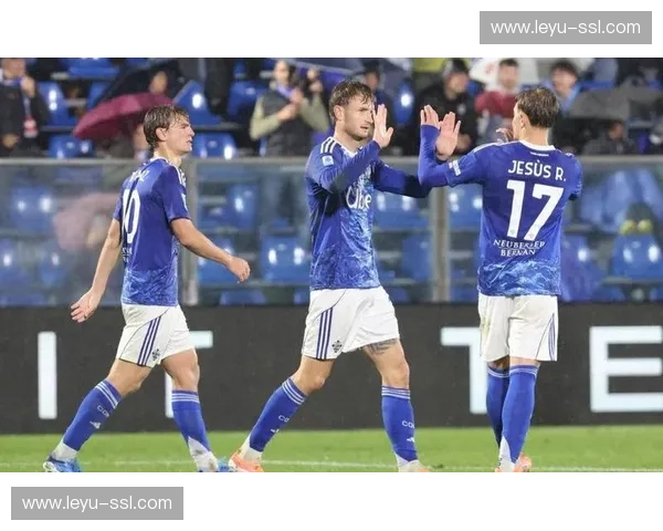 科莫对阵亚特兰大一役创尴尬纪录，28脚射门11次绝佳机会未进球