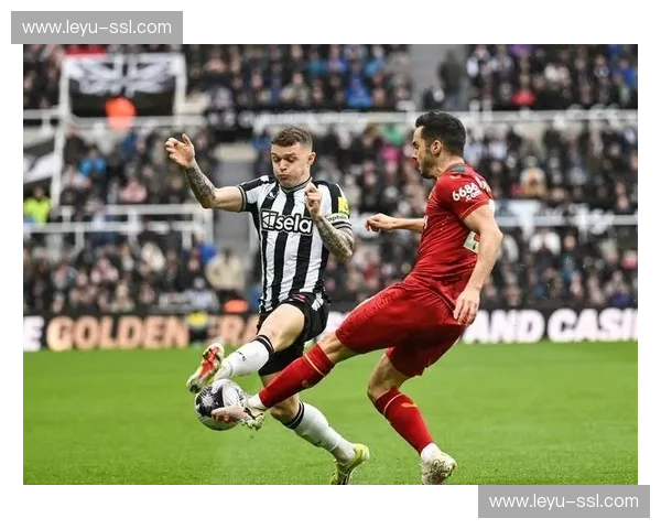 狼队官方宣布，主帅加里-奥尼尔与俱乐部续约三年